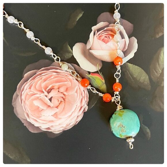 BOHO Handcrafted Necklace with turquoise pendant and leather and bead chain - Picture 5 of 8